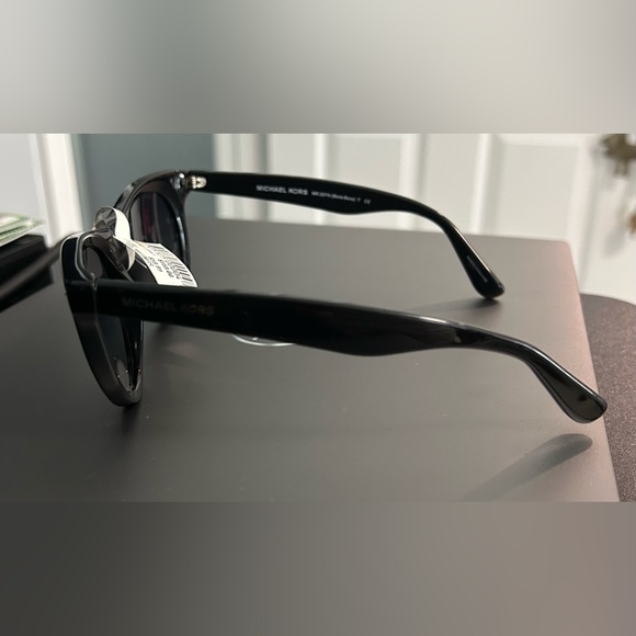 NEW WITH DEFECTS WOMENS MICHAEL KORS #MK2074 (Bora Bora) Sunglasses Color 30054L - Picture 13 of 16